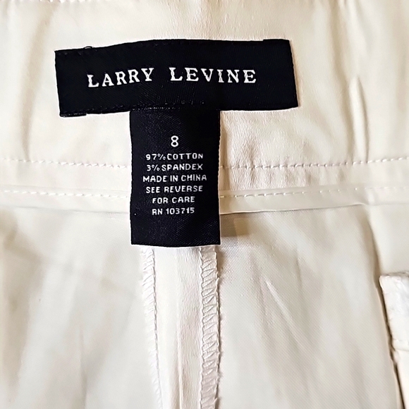 NWT Slim Leg stretch Larry Levine Pants White Size 8 - Picture 2 of 5